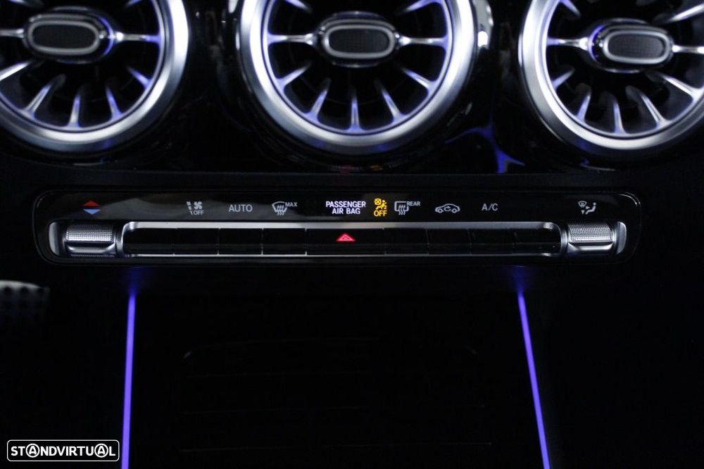 Mercedes-Benz GLA 180 d AMG Line - 31