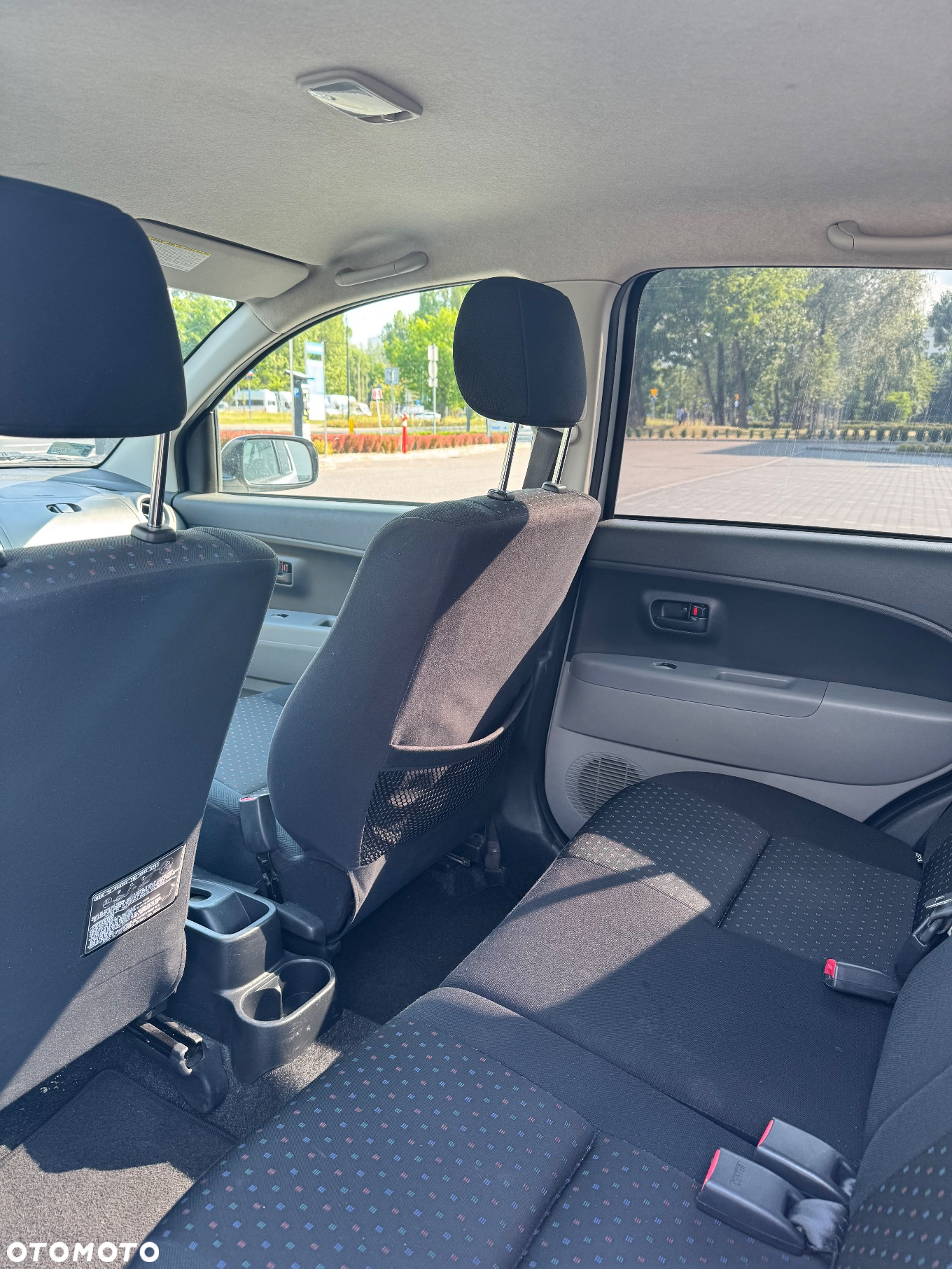 Daihatsu Sirion 1.0 - 6