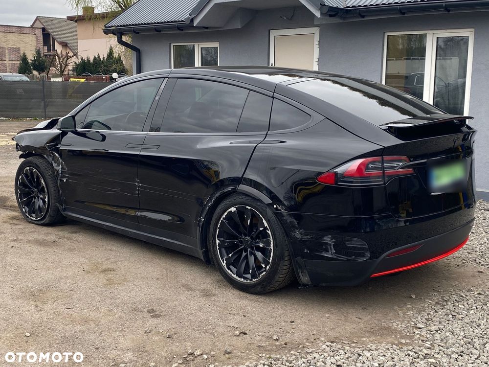 Tesla Model X - 1