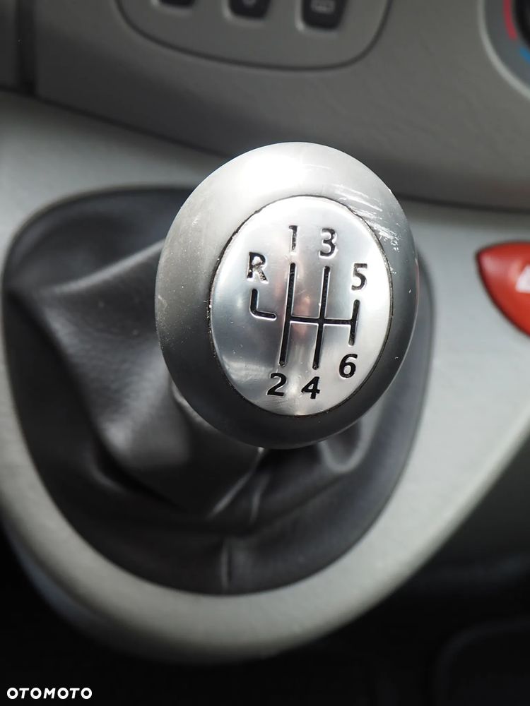 Opel Vivaro - 21