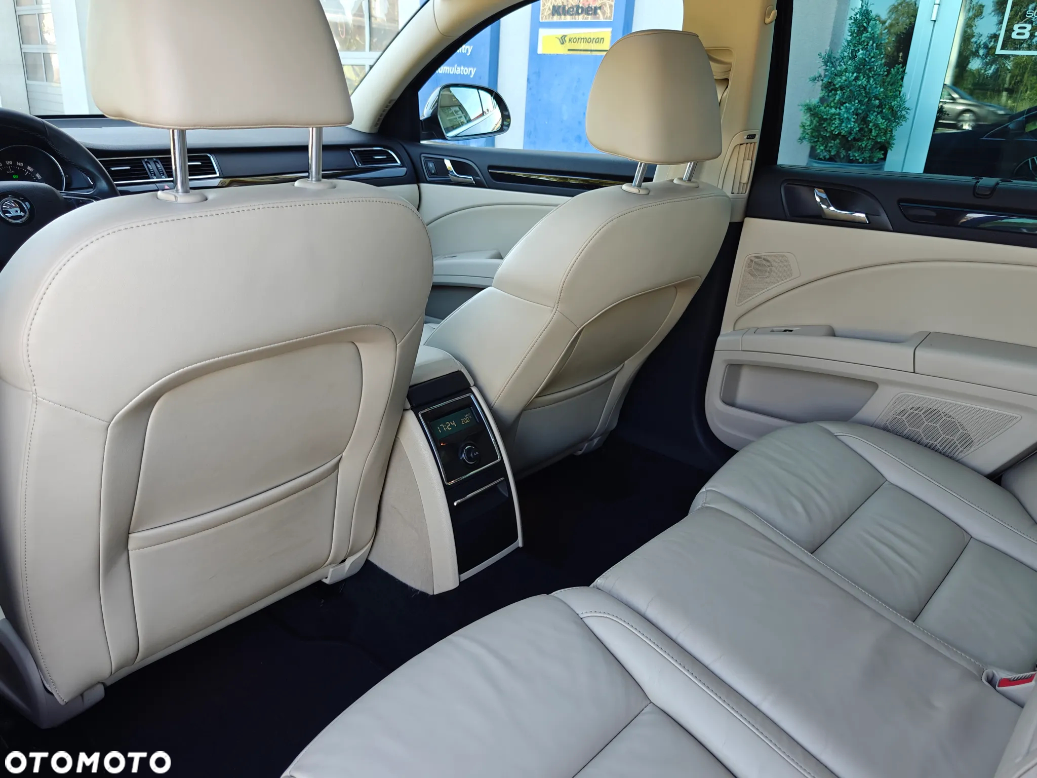 Skoda Superb 2.0 TDI 4x4 Platinum Outdoor DSG - 12