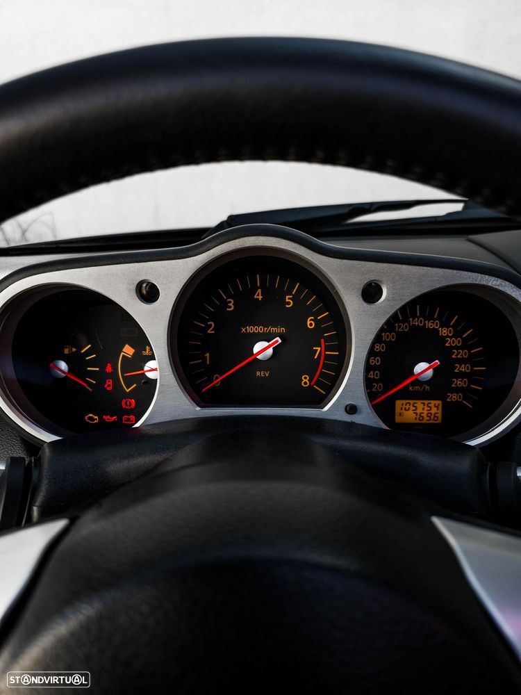 Nissan 350 Z Premium Pack - 12