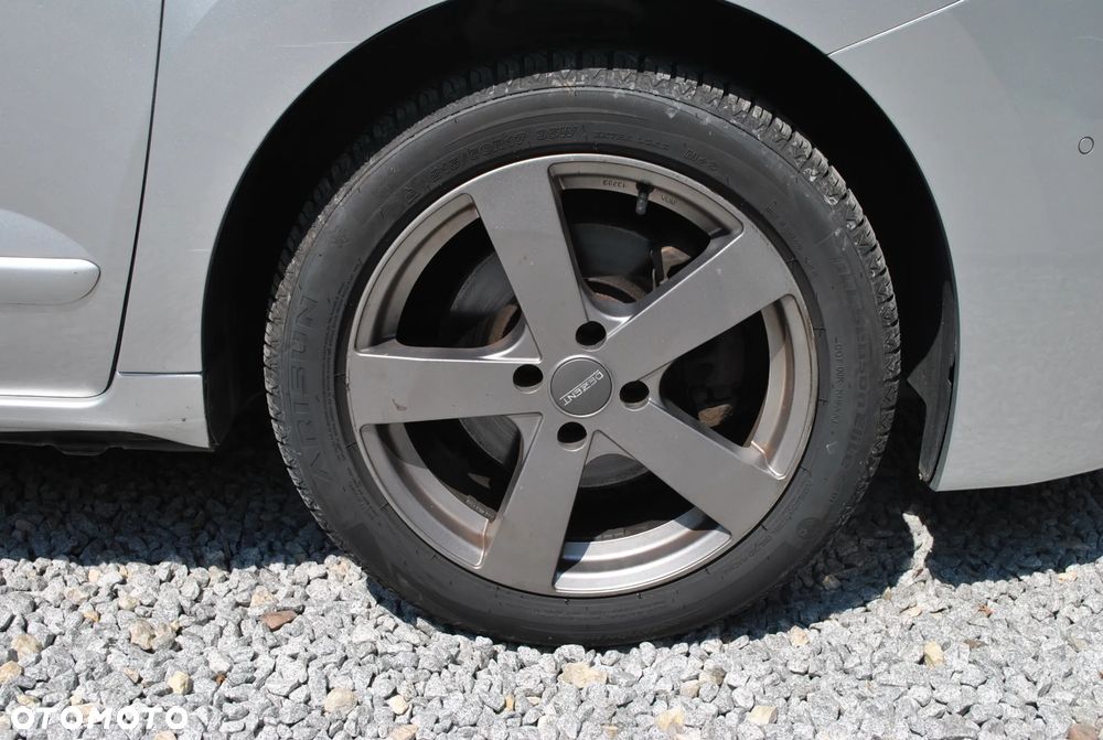Peugeot 5008 2.0 HDi Allure 7os - 24