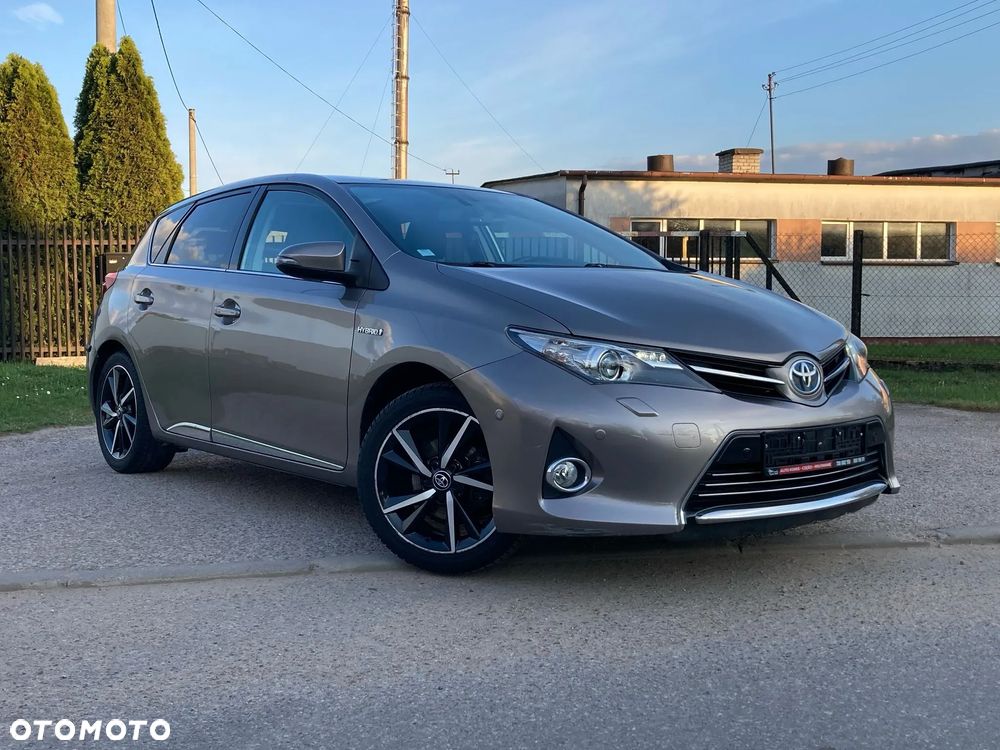 Toyota Auris 1.8 HSD Luna - 1