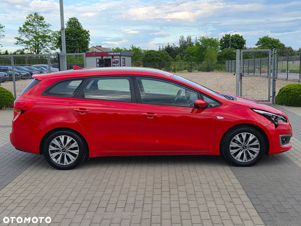 Kia Ceed 1.6 GDI Dream Team Edition - 8