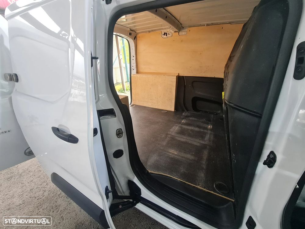 Peugeot Partner Premium 1.6 HDi 100CV * Gps/AC/ IVA incluído - 10