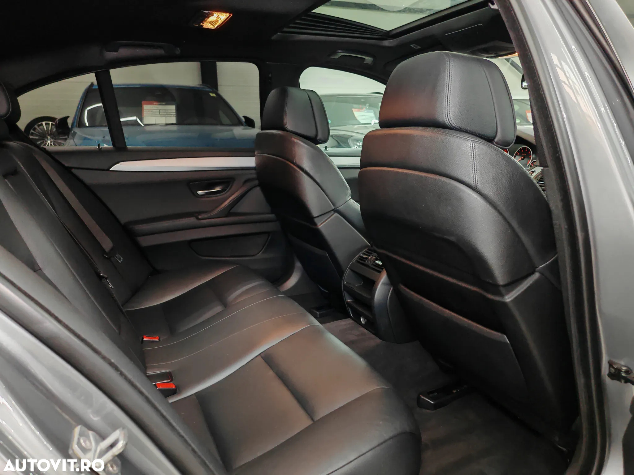 BMW Seria 5 520i Sport-Aut. - 12