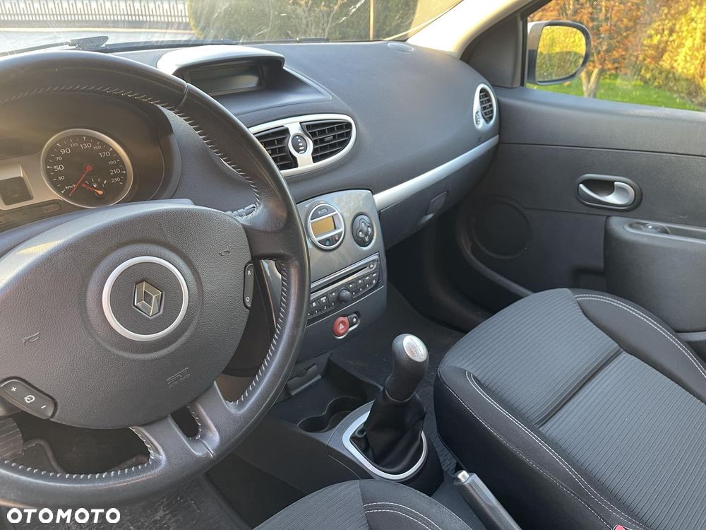 Renault Clio 1.2 16V 75 Expression - 6