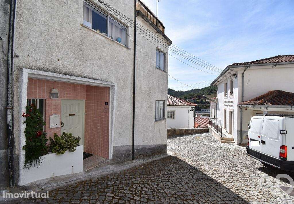 Casa tradicional T3 em São Miguel, Santa Eufémia e Rabaçal de 291,00 m - Grande imagem: 3/28