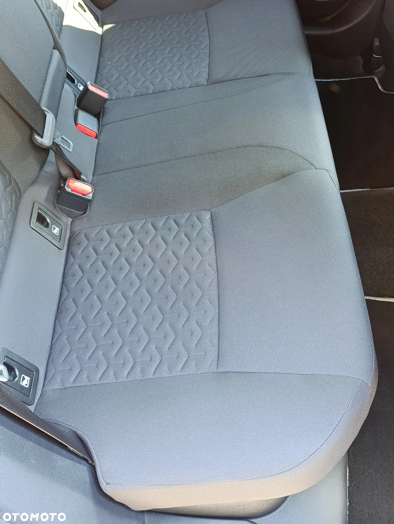 Toyota Corolla 1.8 Hybrid Comfort - 20