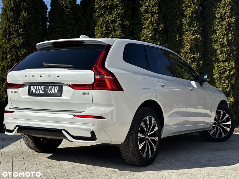 Volvo XC 60 B4 D Plus Dark - 3