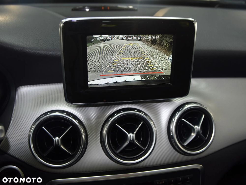 Mercedes-Benz GLA 250 4-Matic - 17