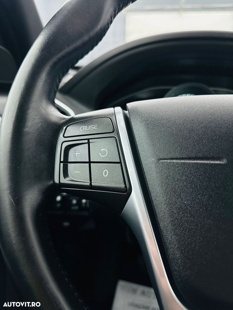 Volvo XC 60 D4 Ocean Race - 25