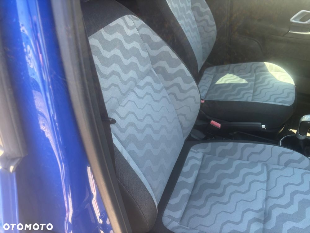 Skoda Fabia 1.2 HTP STYLE EDITION - 29