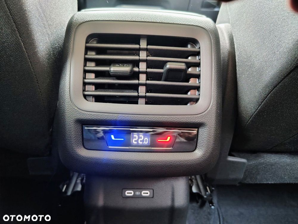 Volkswagen T-Roc - 23