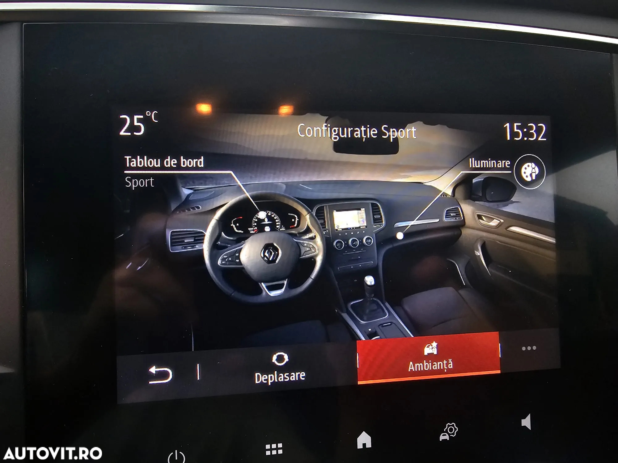 Renault Megane Grandtour E-TECH Plug-in 160 BUSINESS EDITION - 19