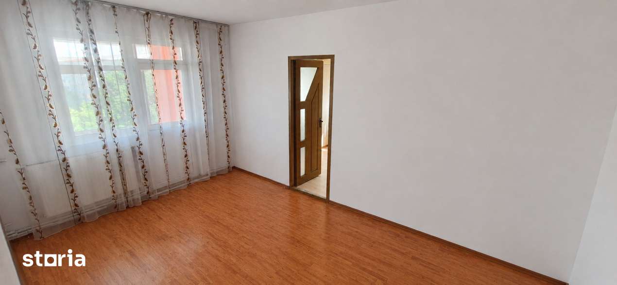 Apartament 2 camere, 42 mp, zona Bals — fotografia 1