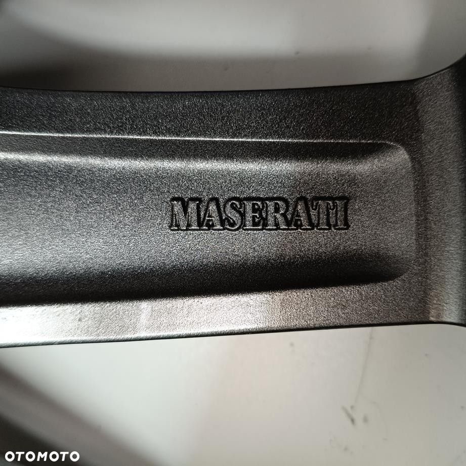 Alufelga 5x114,3 19 Maserati Levante 670044704 (F8448) - 5