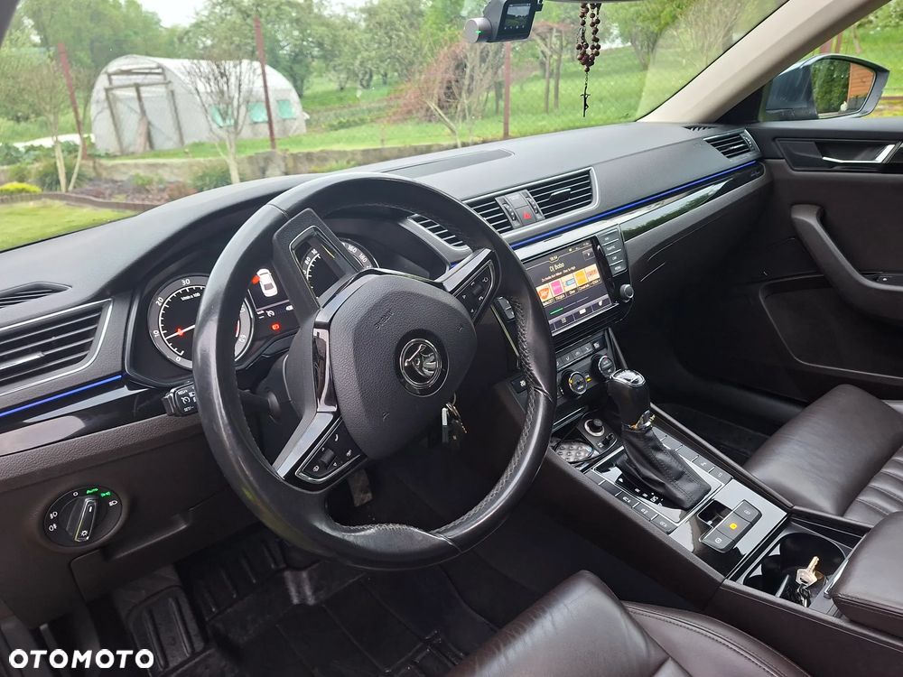 Skoda Superb 2.0 TDI L&K DSG - 10