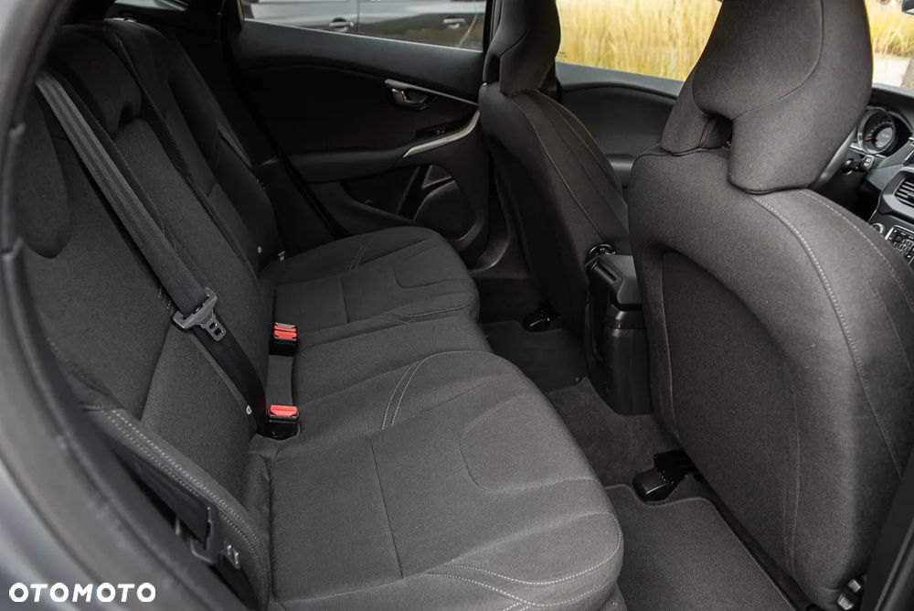 Volvo V40 D2 Momentum - 29