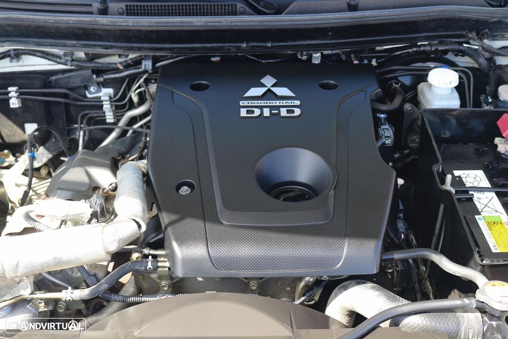 Mitsubishi L200 2.3 DI-D Space Cab Invite Strakar Look 4WD - 44