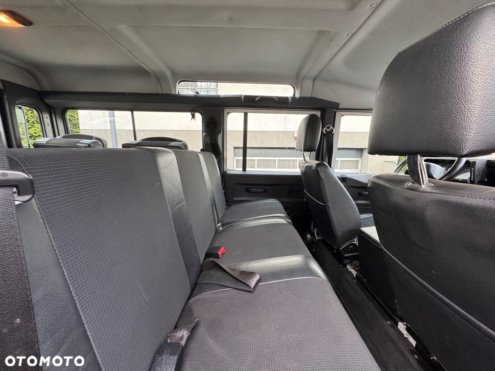 Land Rover Defender 2.5 TDI - 13