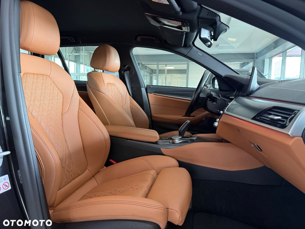 BMW Seria 5 520d M Sport sport - 38