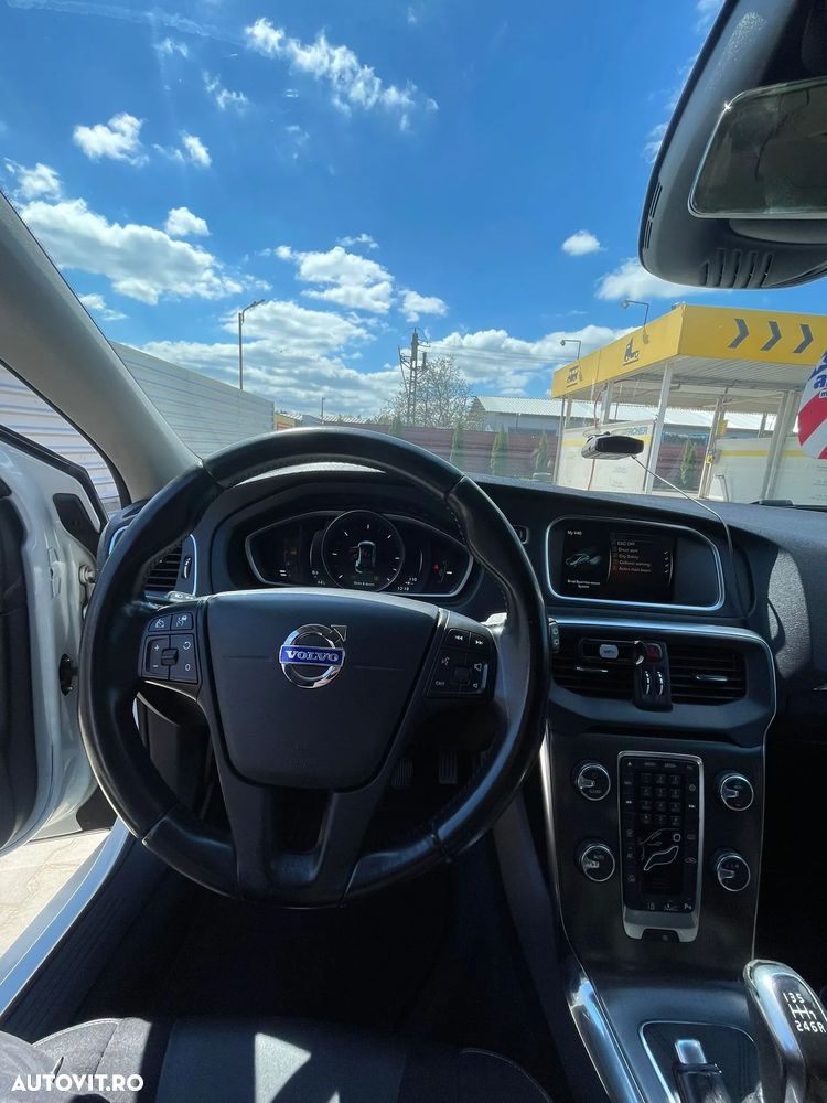 Volvo V40 D4 VEA Momentum - 6