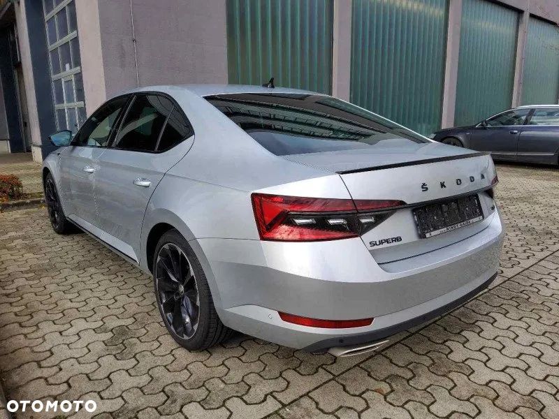 Skoda Superb 2.0 TSI 4x4 DSG SportLine - 4