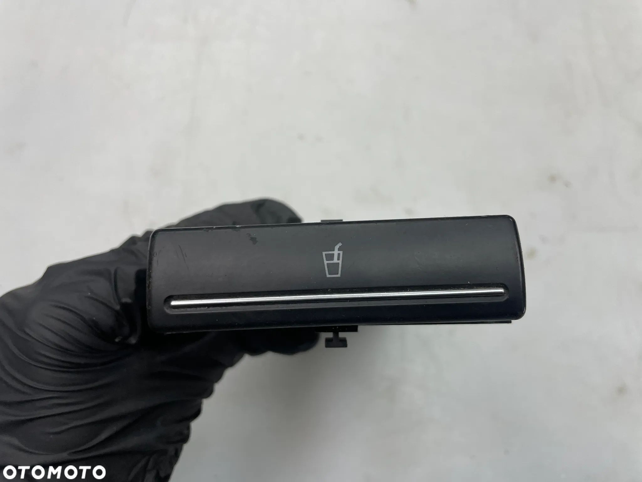 Uchwyt na kubek napój Audi A3 8P 8P0862534C 8P0862534 - 1
