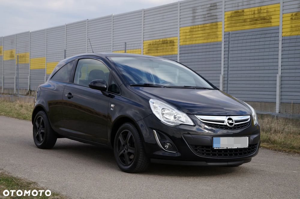 Opel Corsa 1.4 16V Cosmo - 4
