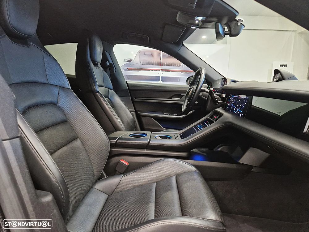 Porsche Taycan 4S - 26