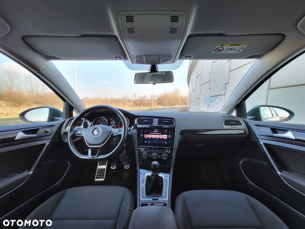 Volkswagen Golf 1.6 TDI Sound - 16