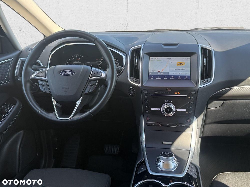 Ford S-Max - 16