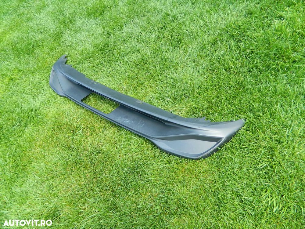 Difuzor bara spate VW Golf 8 model 2020-2024 cod 5H6807568 - 2