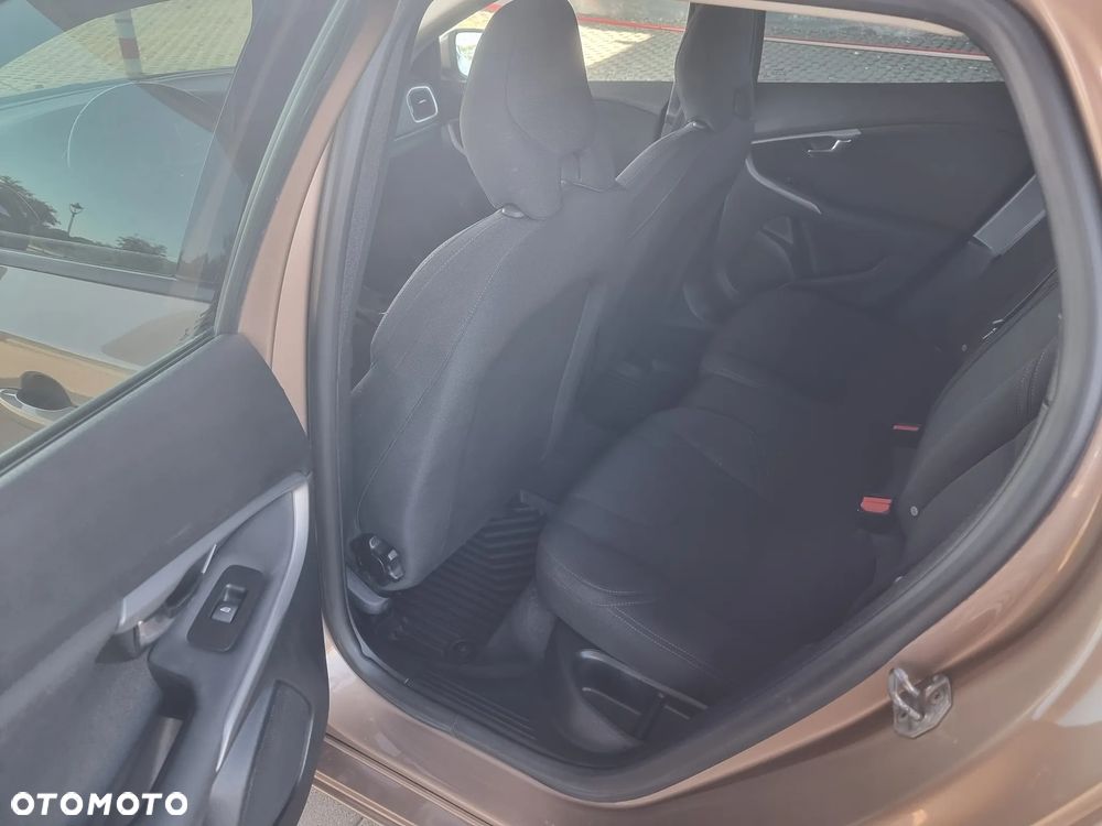 Volvo V40 D3 Geartronic - 8