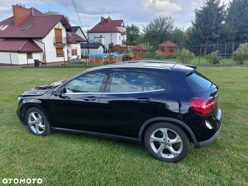 Mercedes-Benz GLA 250 7G-DCT Peak Edition - 16