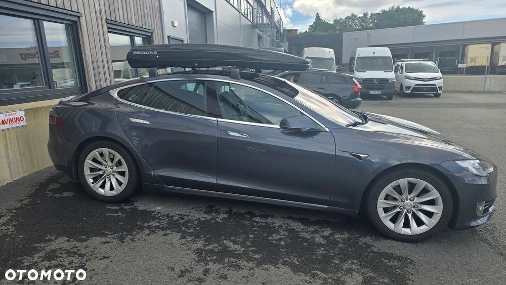 Tesla Model S - 5