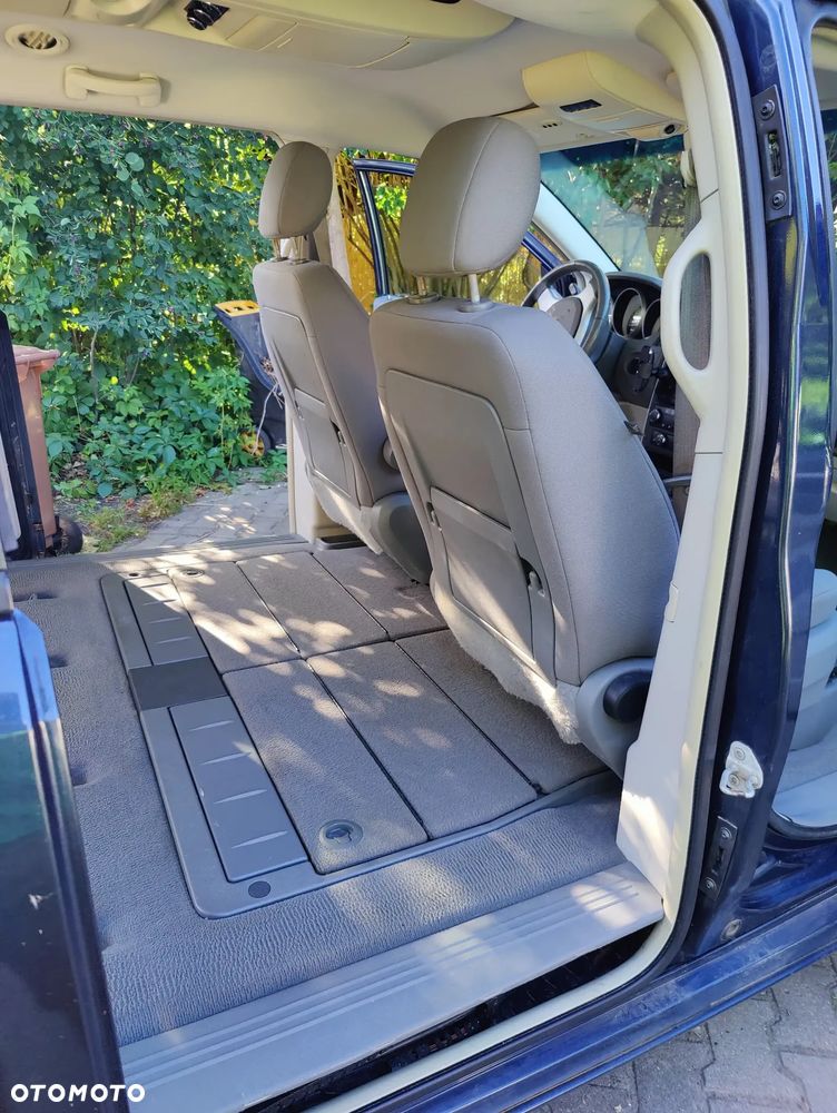 Dodge Grand Caravan - 11