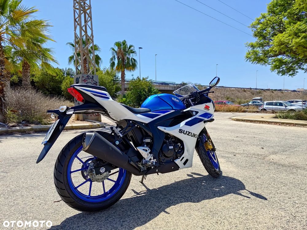 Suzuki GSX-R - 6