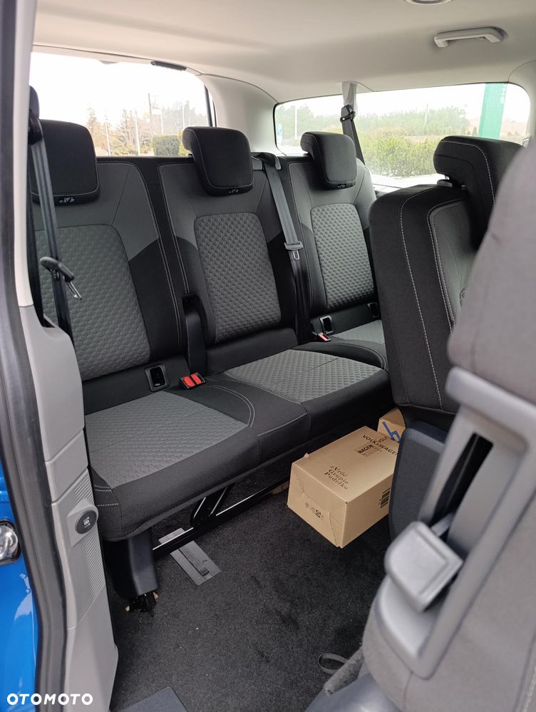 Volkswagen Caravelle - 8