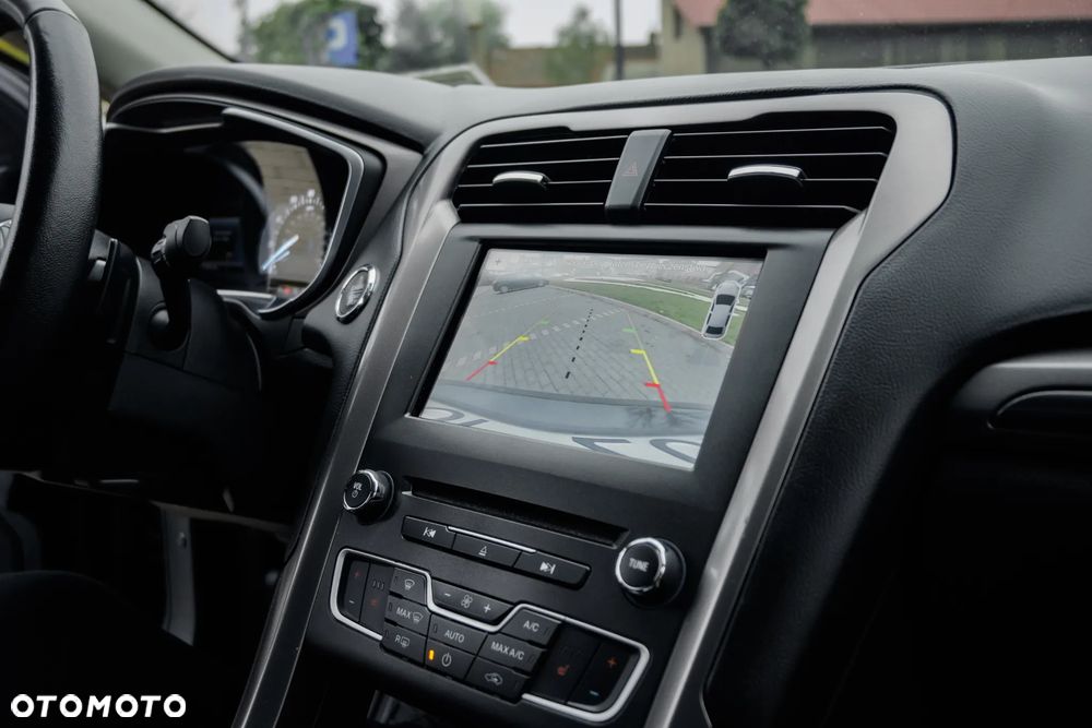 Ford Fusion - 16