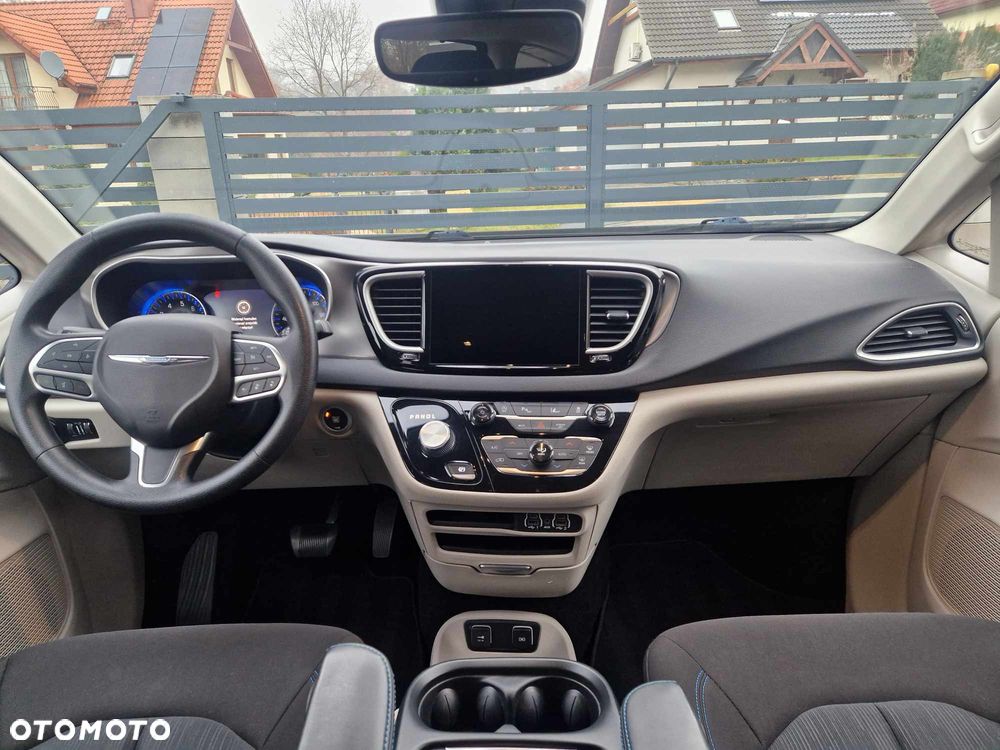 Chrysler Pacifica - 7