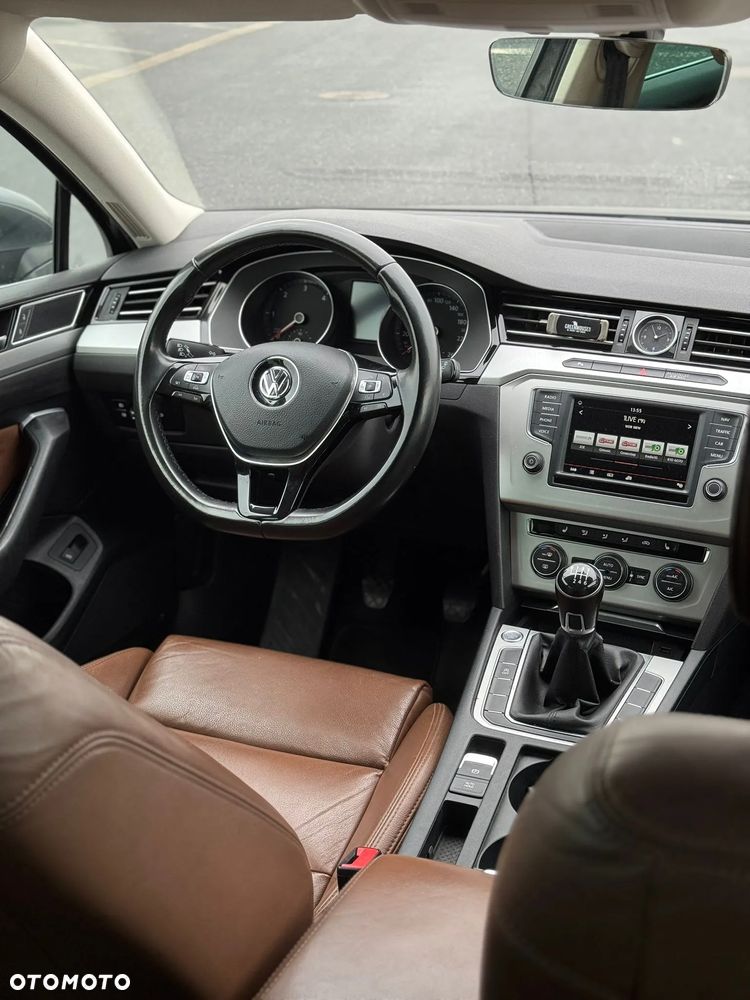 Volkswagen Passat 2.0 TDI (BlueMotion Technology) Highline - 22