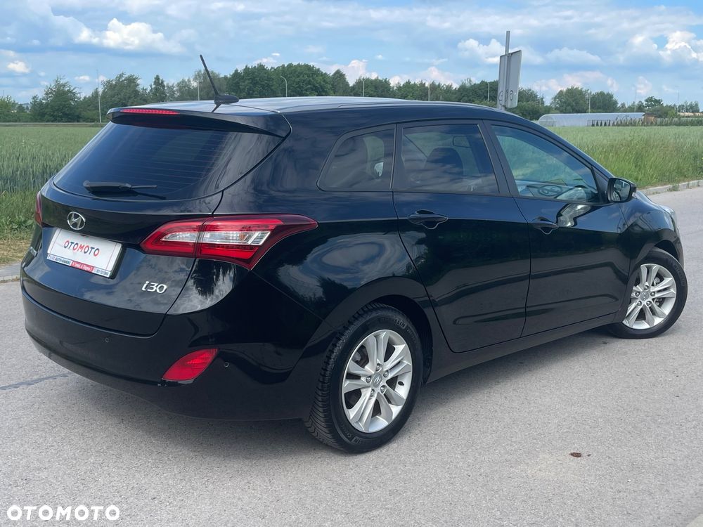Hyundai i30 blue Kombi 1.6 CRDi Passion - 4