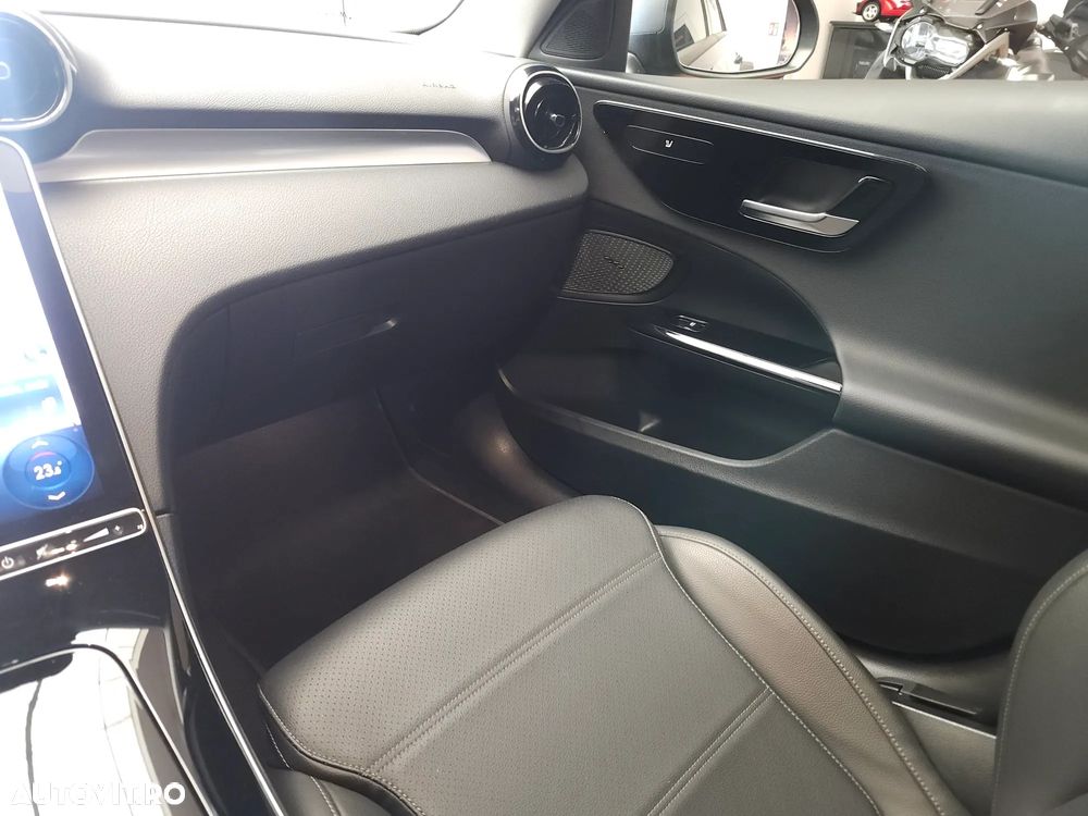 Mercedes-Benz C 220 d 4Matic 9G-TRONIC - 22