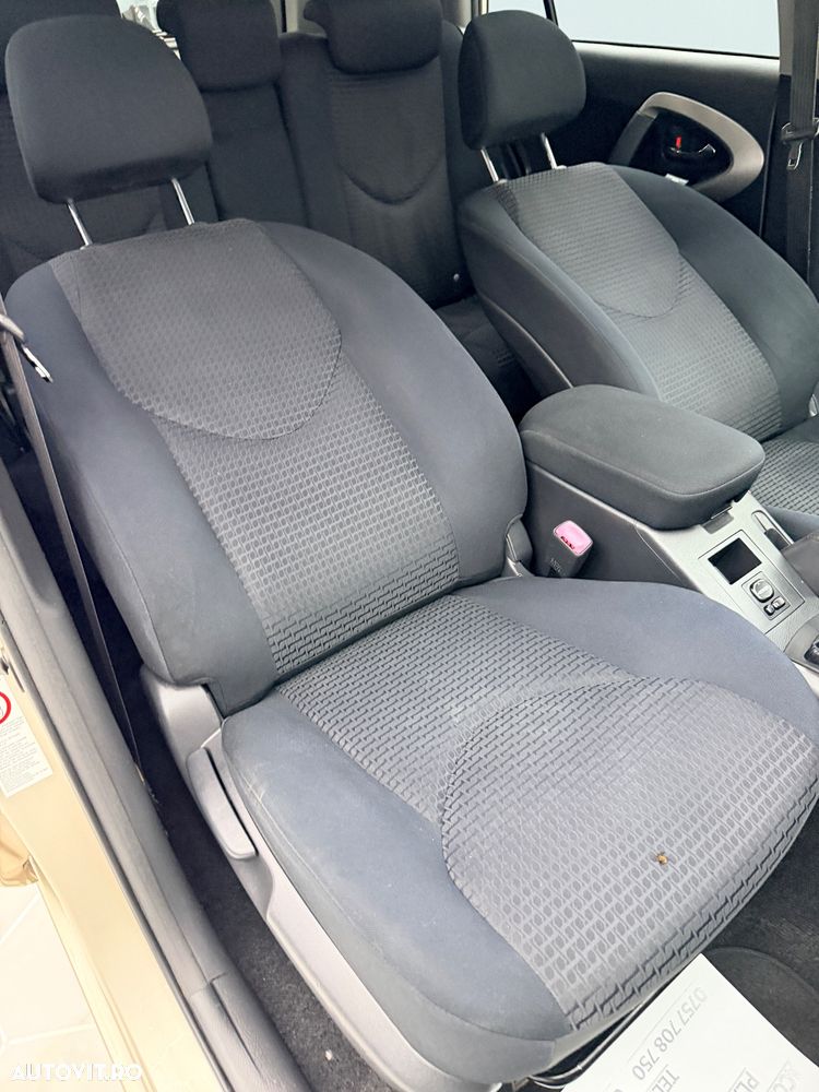 Toyota RAV4 2.2 D-4D 4x4 Sol - 20