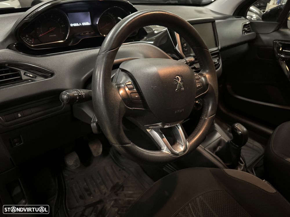 Peugeot 208 1.2 VTi SE Style - 10