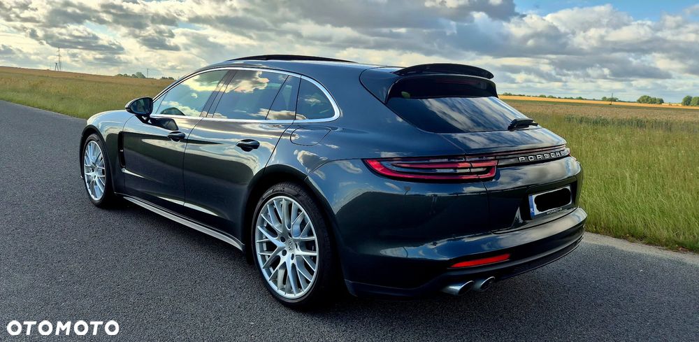 Porsche Panamera 4 E-Hybrid - 4
