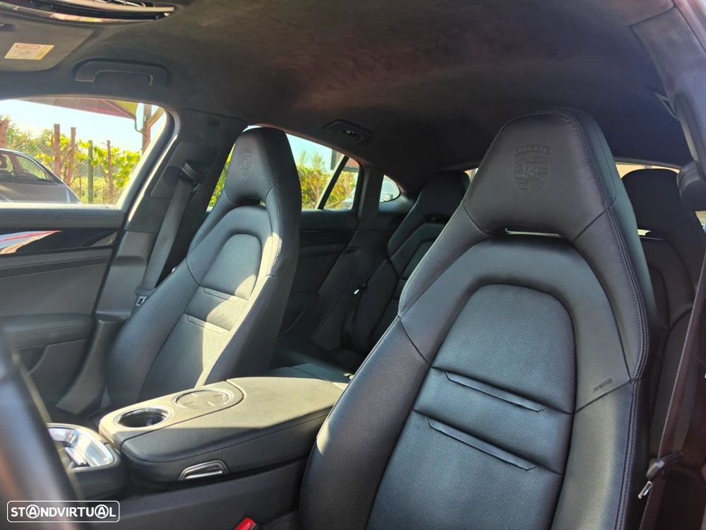 Porsche Panamera 4 E-Hybrid - 10